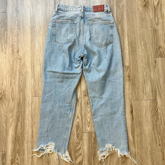 Zara Light Wash Relaxed Fit Distressed Ripped Baggy Jeans Size 4 - Picture 6 of 8